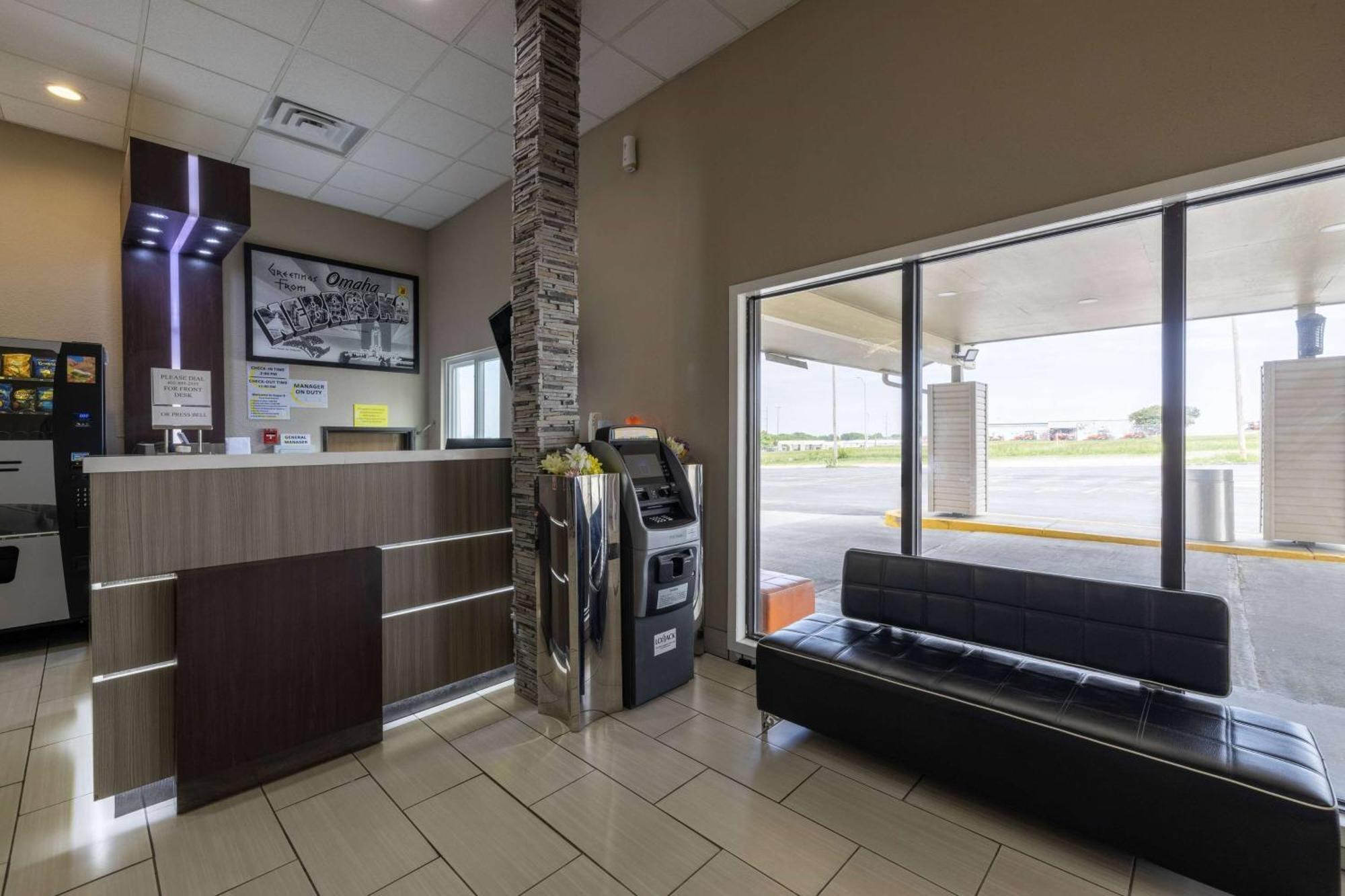 The Inn&Suites Sw Omaha Exteriör bild